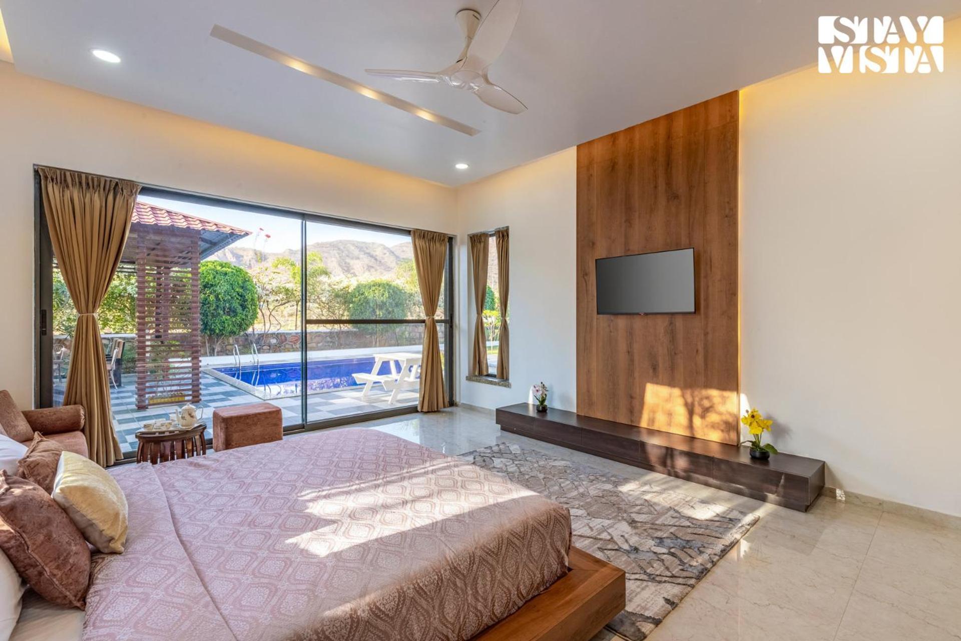Stayvista'S Bella Dream - Mountain-View With Outdoor Pool, Lawn Featuring A Gazebo & Indoor Games ウダイプル エクステリア 写真