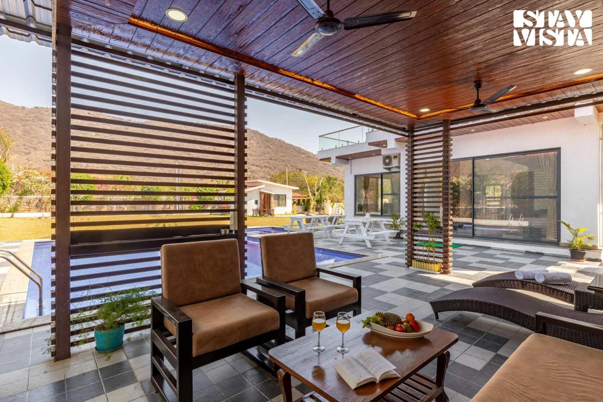 Stayvista'S Bella Dream - Mountain-View With Outdoor Pool, Lawn Featuring A Gazebo & Indoor Games ウダイプル エクステリア 写真